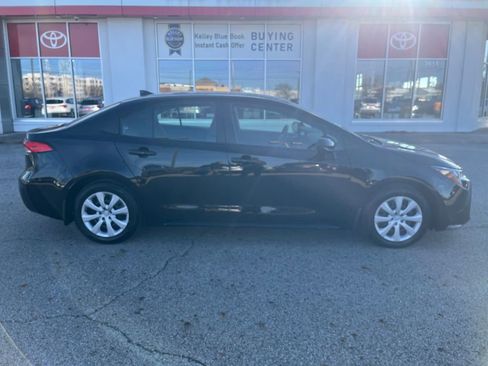 Certified 2023 Toyota Corolla LE image 6