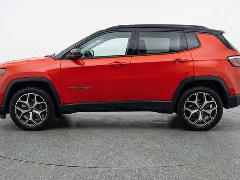 Used 2025 Jeep Compass Limited image 5
