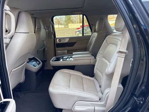 Used 2020 Lincoln Navigator Reserve w/ Luxury Package image 23