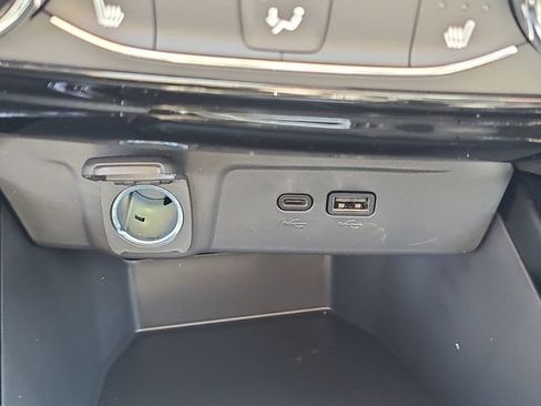 New 2026 Chevrolet Trax LT w/ Midnight Edition FWD image 32