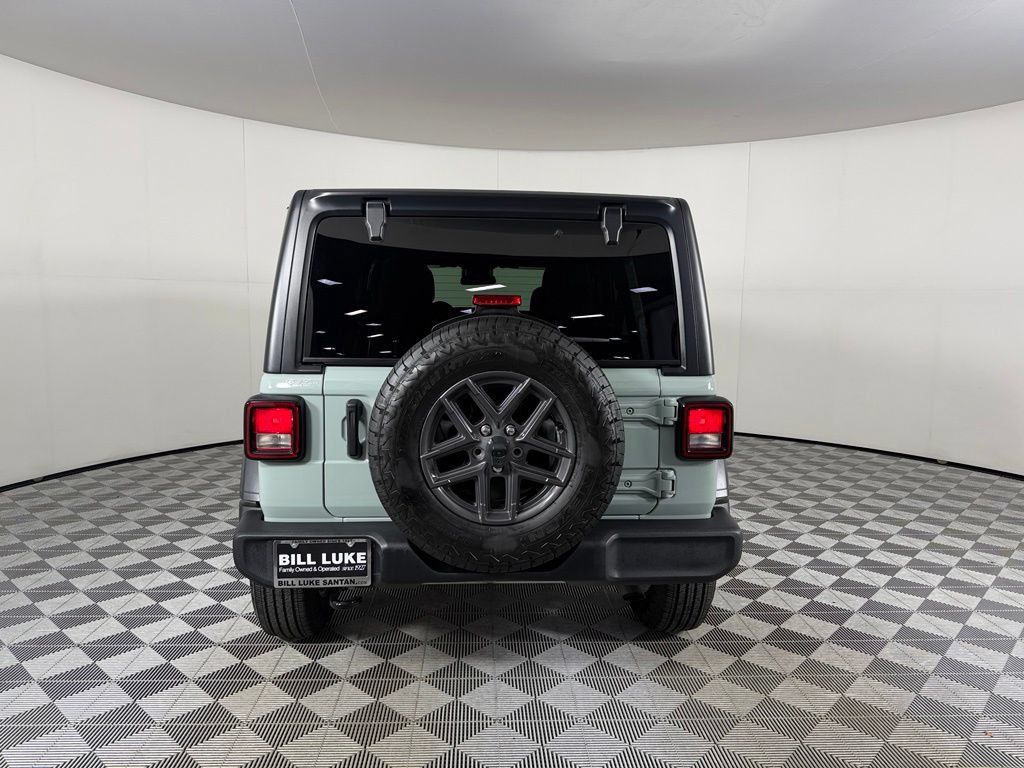 Used 2024 Jeep Wrangler Unlimited Sport AWD/4WD image 8