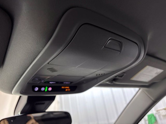Used 2023 Chevrolet Equinox LT FWD image 33
