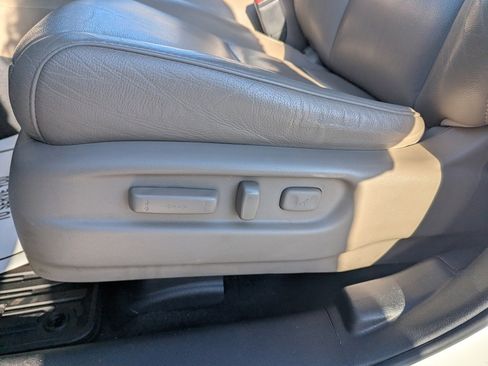 Used 2018 Honda Pilot Touring image 11