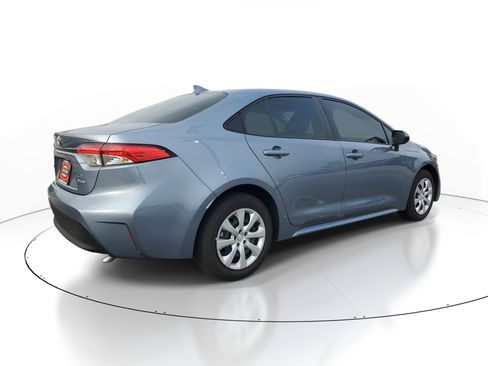 Used 2025 Toyota Corolla LE w/ Convenience Package image 6