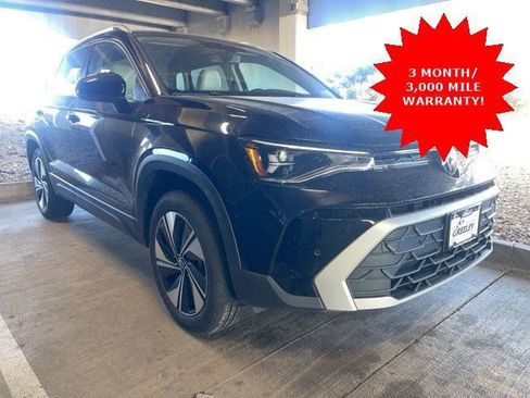 Used 2025 Volkswagen Taos SE AWD/4WD image 1