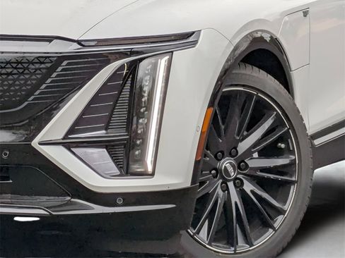 New 2025 Cadillac Lyriq Sport image 21