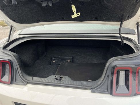 Used 2013 Ford Mustang Premium image 10