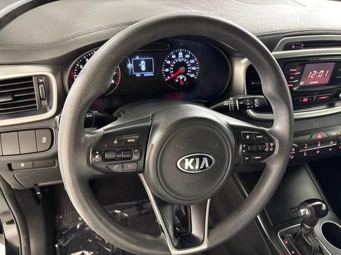 Used 2016 Kia Sorento FWD image 24