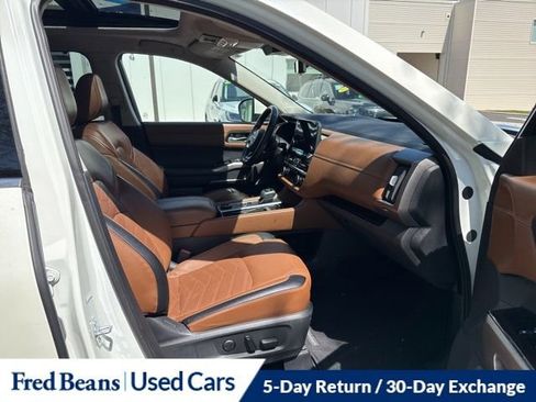 Used 2023 Nissan Pathfinder Platinum w/ Cargo Package AWD/4WD image 18