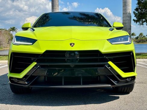 Used 2024 Lamborghini Urus Performante AWD/4WD image 3