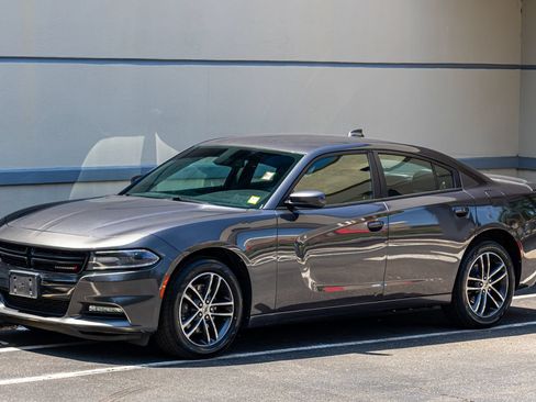 Used 2019 Dodge Charger SXT AWD/4WD image 3