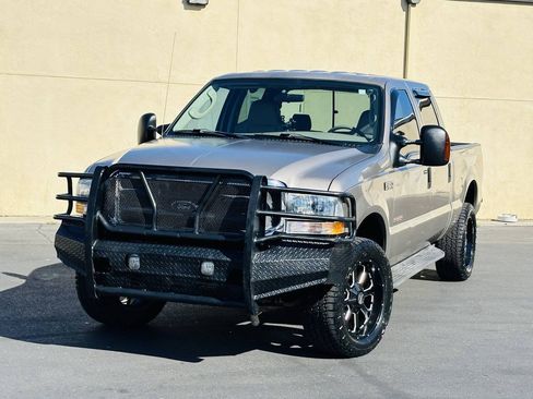 Used 2004 Ford F250 Lariat AWD/4WD image 3