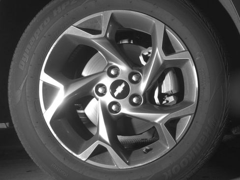 Used 2025 Chevrolet Trax LT FWD image 13