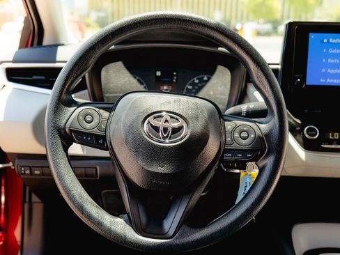Used 2025 Toyota Corolla LE FWD image 23