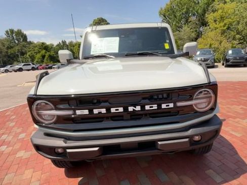 Used 2024 Ford Bronco Outer Banks AWD/4WD image 4