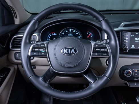 Used 2020 Kia Sorento EX image 16