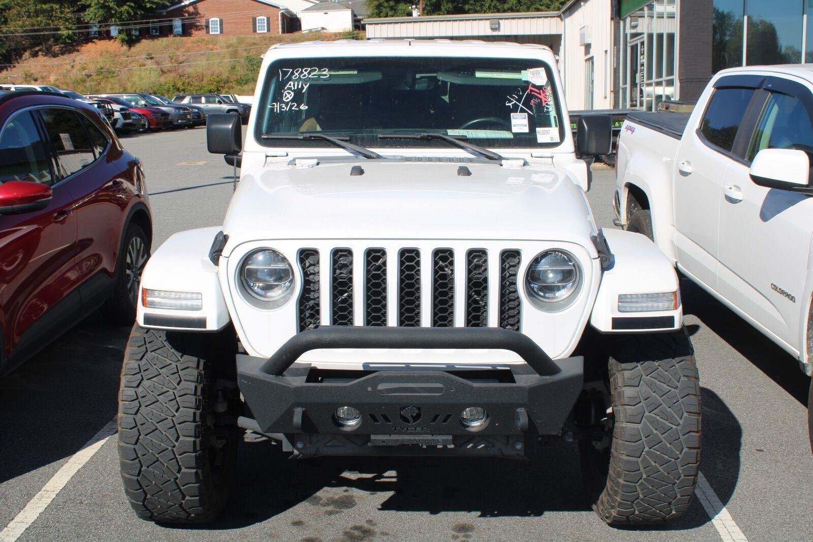 Used 2022 Jeep Wrangler Unlimited Sahara w/ Cold Weather Group AWD/4WD image 2
