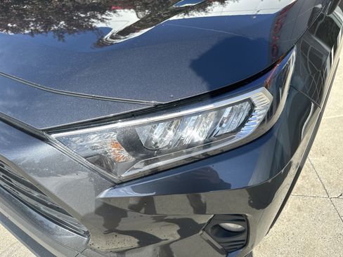 Used 2020 Toyota RAV4 XLE w/ Convenience Package AWD/4WD image 11