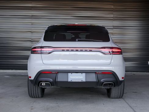 New 2026 Porsche Macan image 6