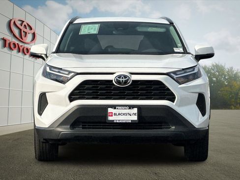 Used 2025 Toyota RAV4 XLE image 8