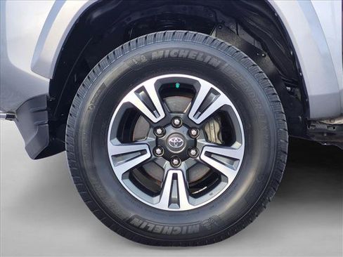 Used 2018 Toyota Tacoma TRD Sport RWD image 24