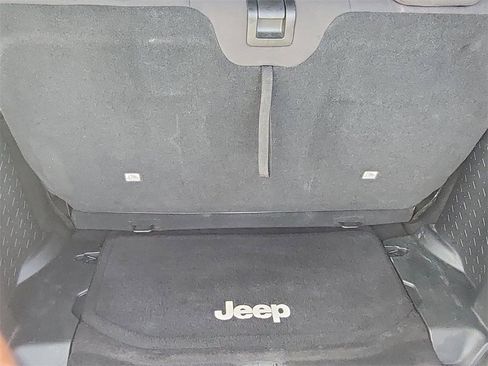 Used 2016 Jeep Wrangler Sport image 29