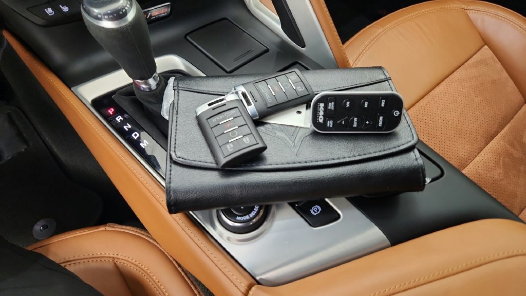 Used 2015 Chevrolet Corvette Z06 w/ 3LZ Preferred Equipment Group RWD image 44
