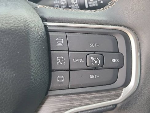 Used 2023 Jeep Wagoneer Series III w/ Preferred Equipment Group RWD image 25