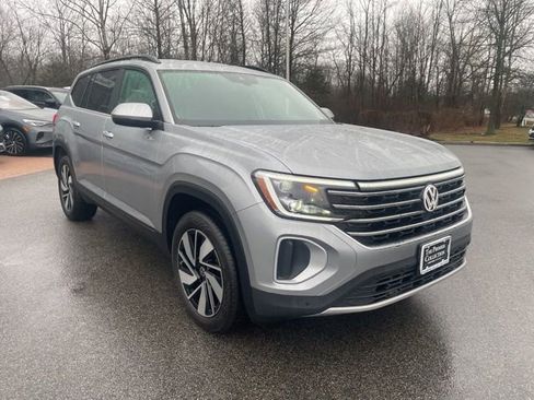 Certified 2026 Volkswagen Atlas SE image 5