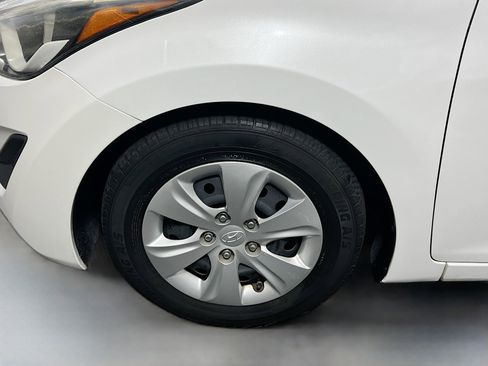 Used 2016 Hyundai Elantra SE image 13