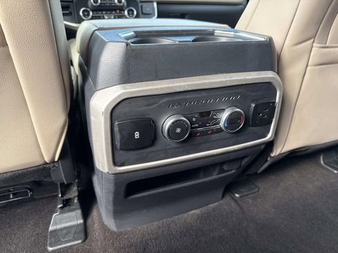 Used 2023 Ford Expedition Limited image 18