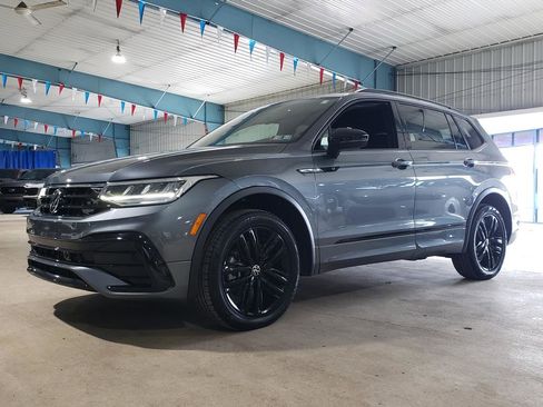 Used 2022 Volkswagen Tiguan SE R-Line image 8