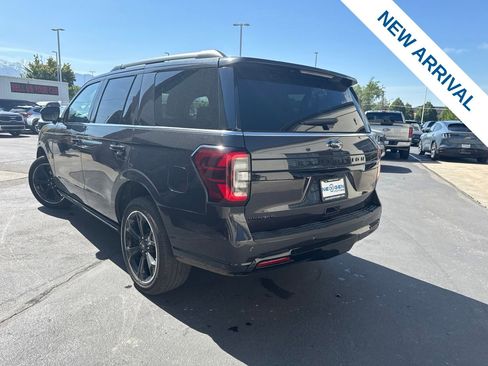 Used 2024 Ford Expedition Limited AWD/4WD image 5