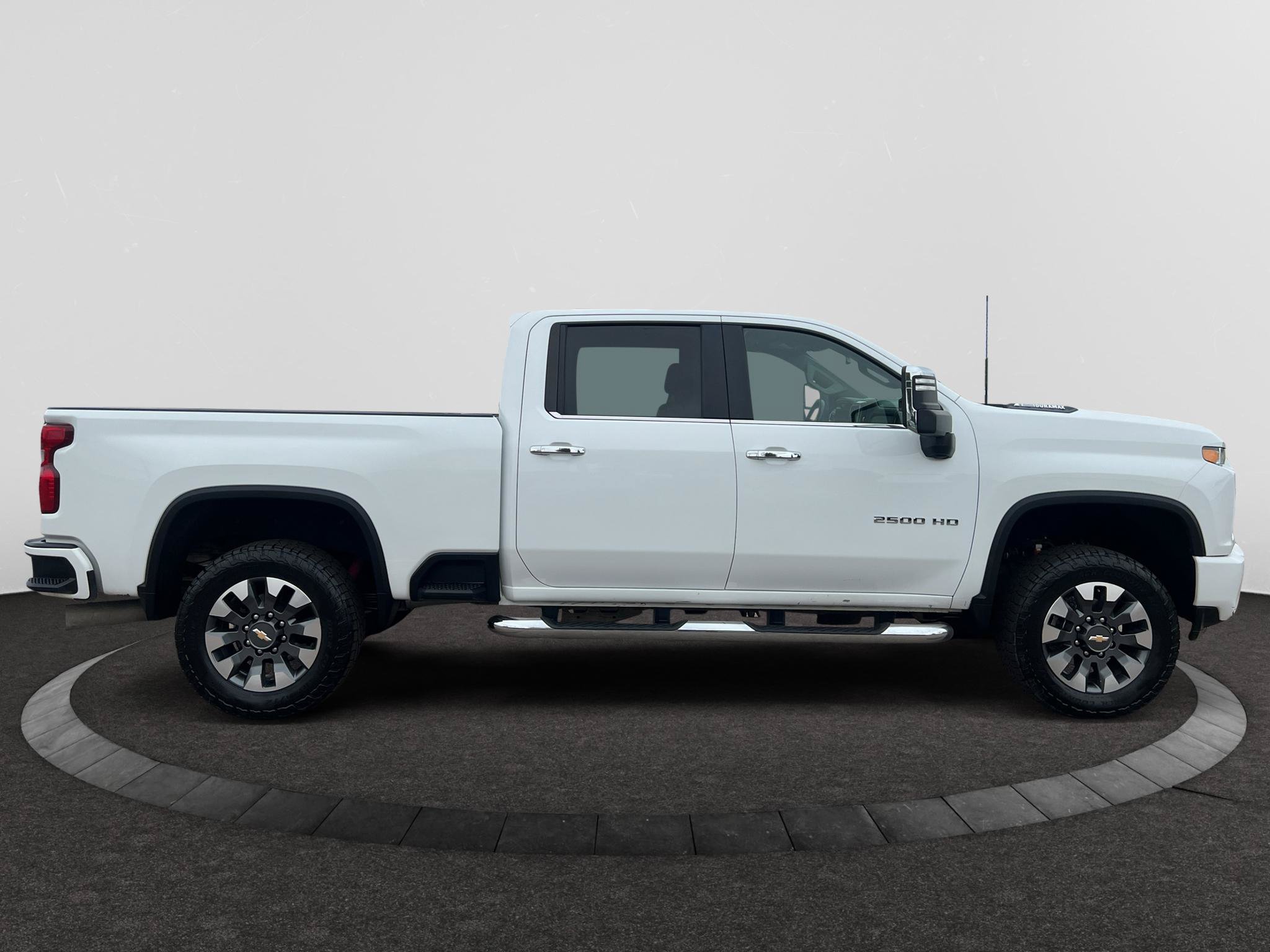 Used 2021 Chevrolet Silverado 2500 LT w/ Z71 Chrome Sport Edition AWD/4WD image 5