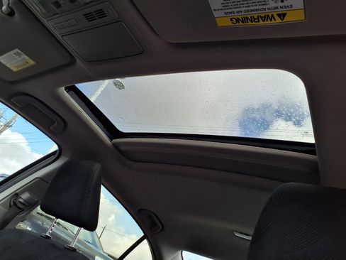 Used 2017 Honda Accord EX image 5