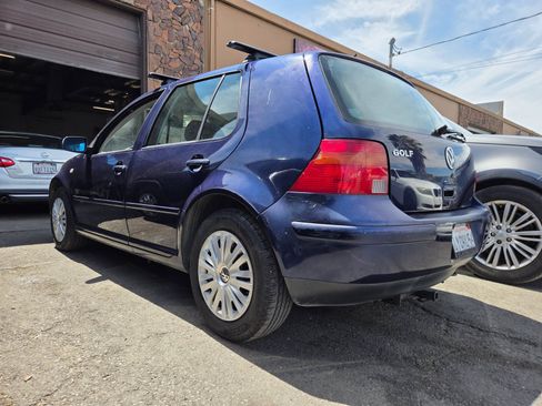 Used 2002 Volkswagen Golf GLS FWD image 2