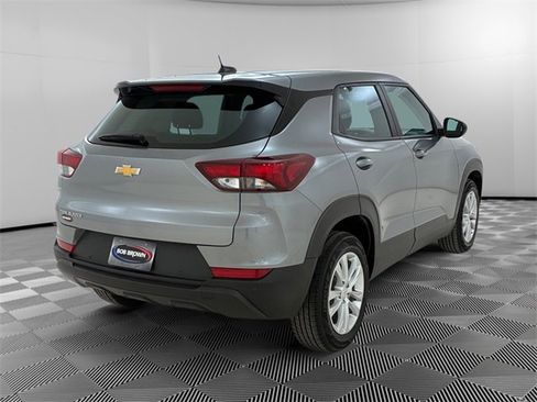 Used 2023 Chevrolet TrailBlazer LS image 3