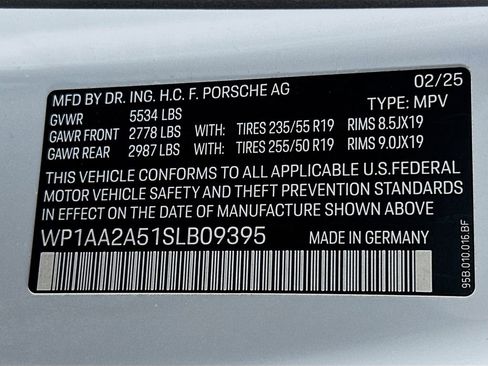 Used 2025 Porsche Macan image 35