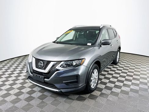 Used 2018 Nissan Rogue SV w/ Premium Package image 5