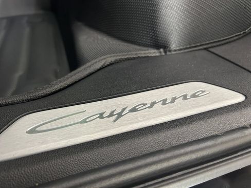 Certified 2024 Porsche Cayenne Coupe AWD/4WD image 15