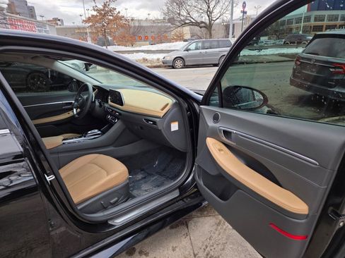 Used 2021 Hyundai Sonata Limited image 9