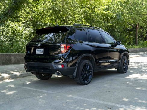Used 2024 Honda Passport Black Edition image 9