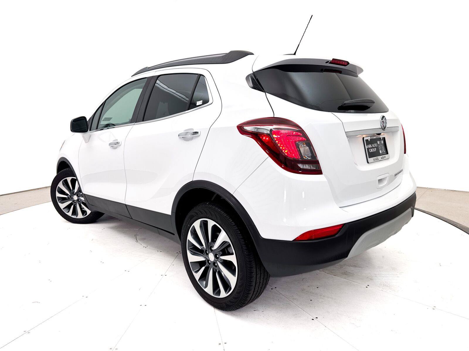 Used 2022 Buick Encore Preferred w/ Safety Package FWD image 2