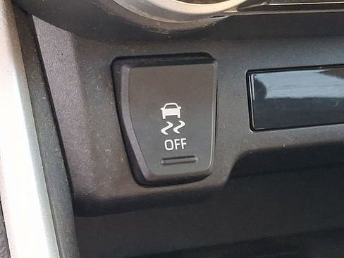 Used 2022 Toyota RAV4 LE image 23