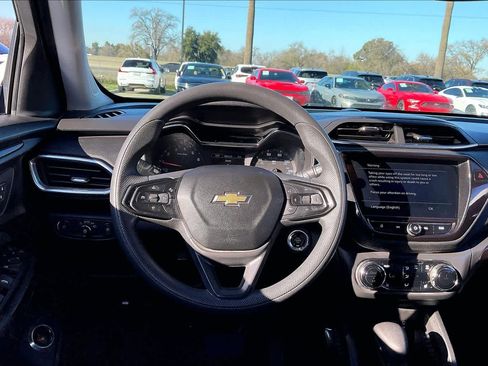 Used 2023 Chevrolet TrailBlazer LT w/ Convenience Package image 8