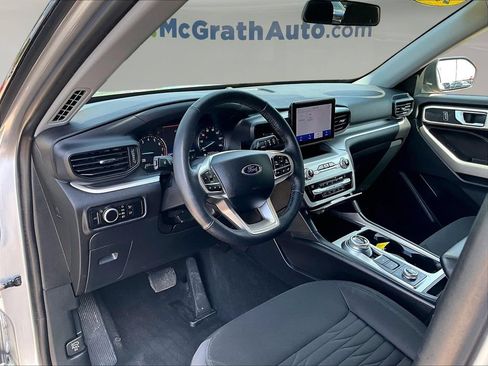 Used 2021 Ford Explorer XLT AWD/4WD image 21