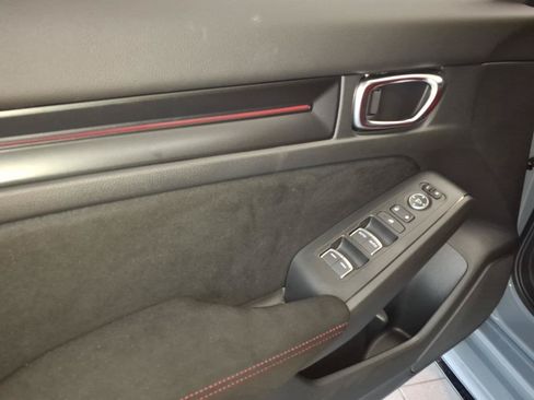 Used 2026 Honda Civic Type R image 11