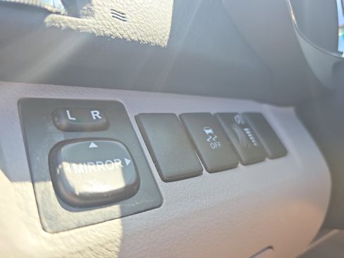 Used 2012 Toyota Highlander 4WD w/ Tech Pkg image 20