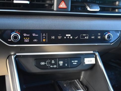 New 2026 Kia Carnival EX FWD image 34