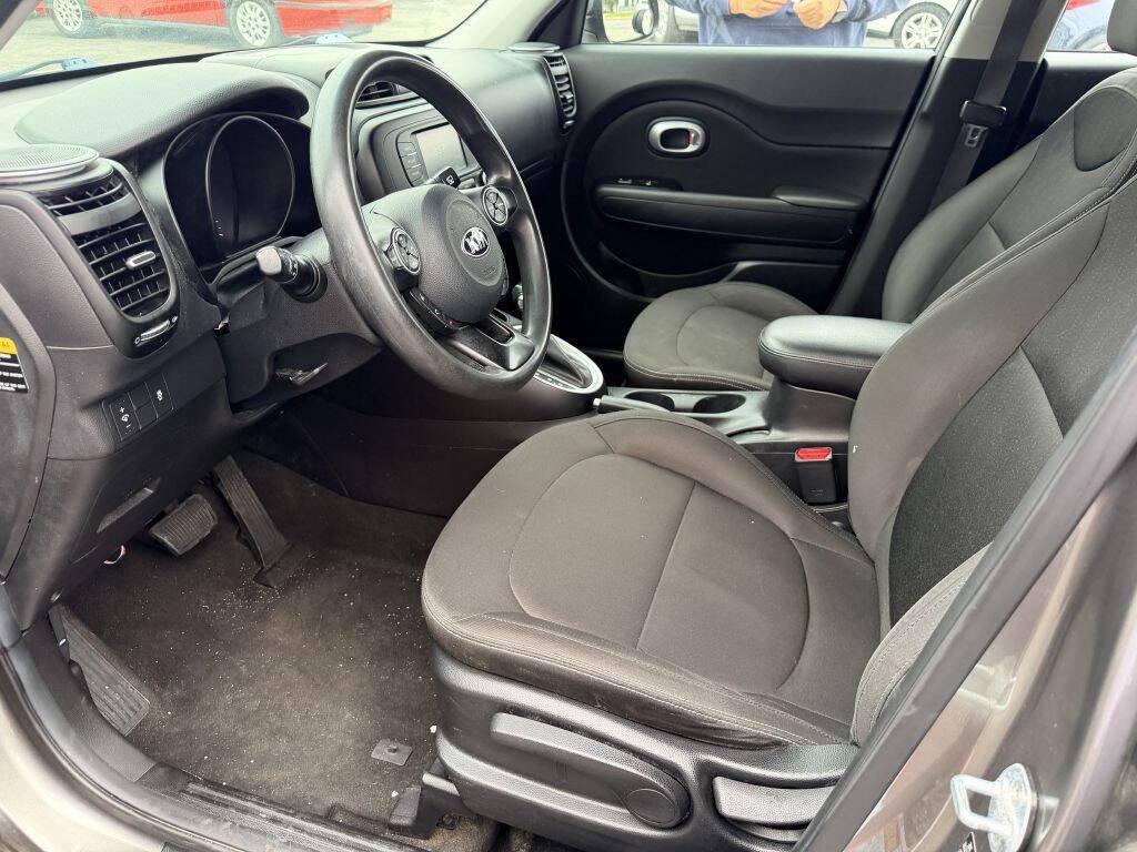 Used 2017 Kia Soul w/ Convenience Package FWD image 9